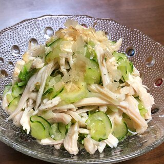 サラダチキンときゅうりと白菜のサラダ